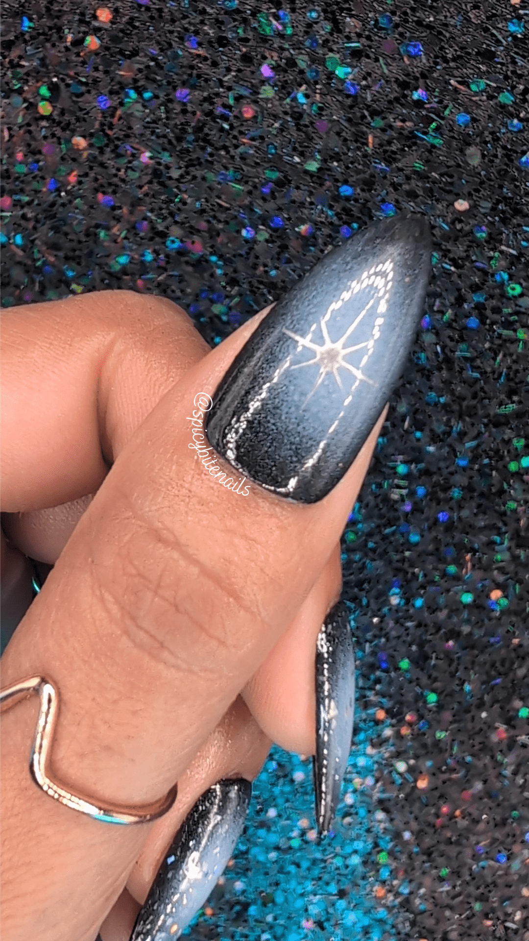 Dark and Stormy - Black and White Glittery Aura False Press-On Nail Extensions 10pcs - Image 3