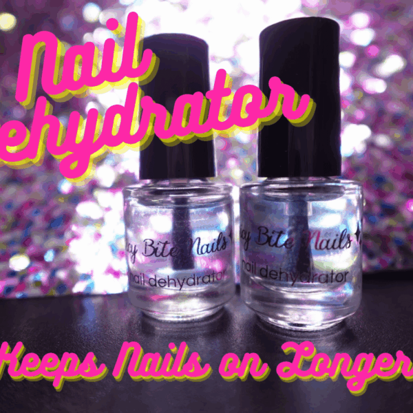 Nail Dehydrator – keeps your press-on nails on longer!
