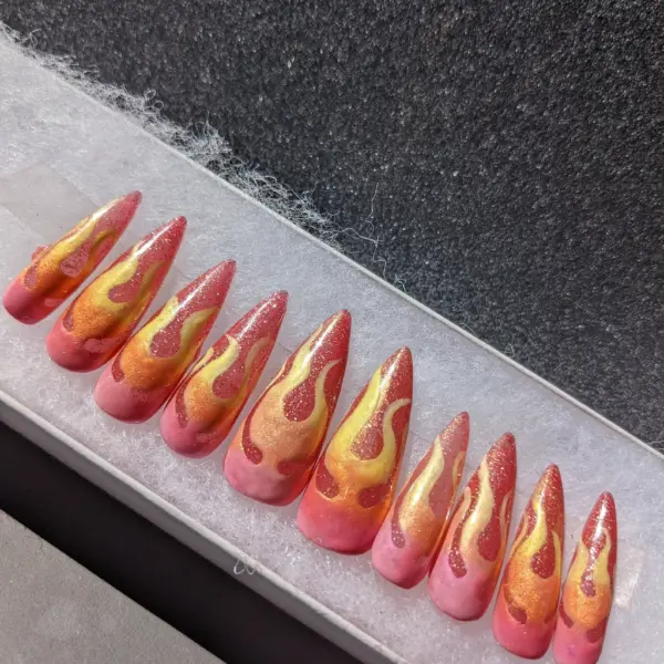 Hot Girl Summer – Color Changing ombré Flame False Press-On Nail Extensions 10pcs