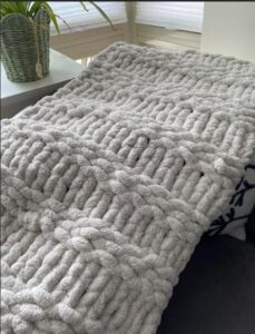 Large Ivory Chunky Double Garter Stitch Blanket (50x70 in)