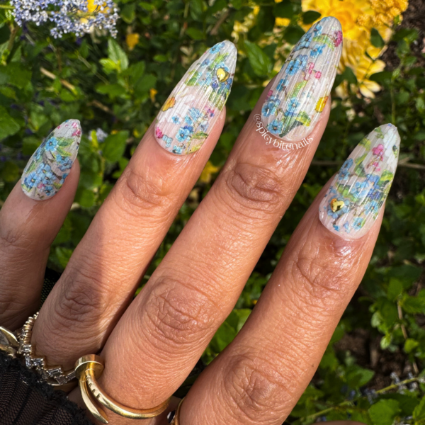 Forget-Me-Not – Blue and White Flower and 3D Fluted Glass Press-On Nail Extensions 10pcs