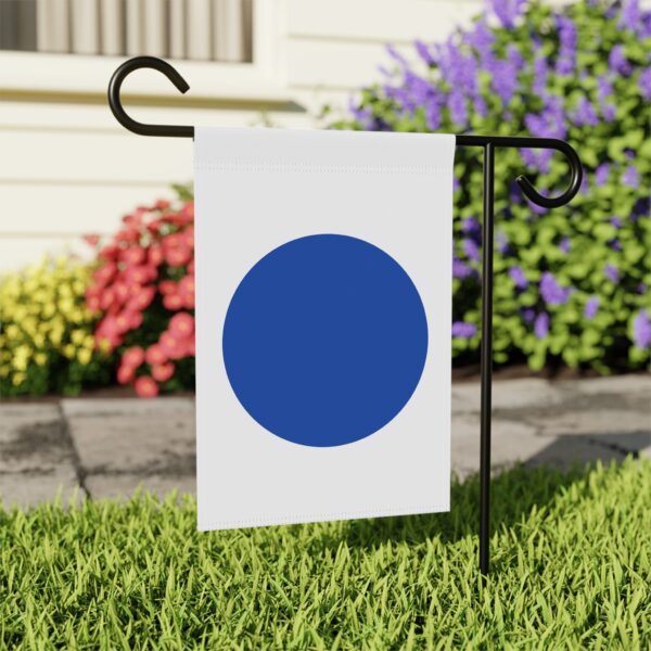 Blue Dot in Red State – Garden Flag