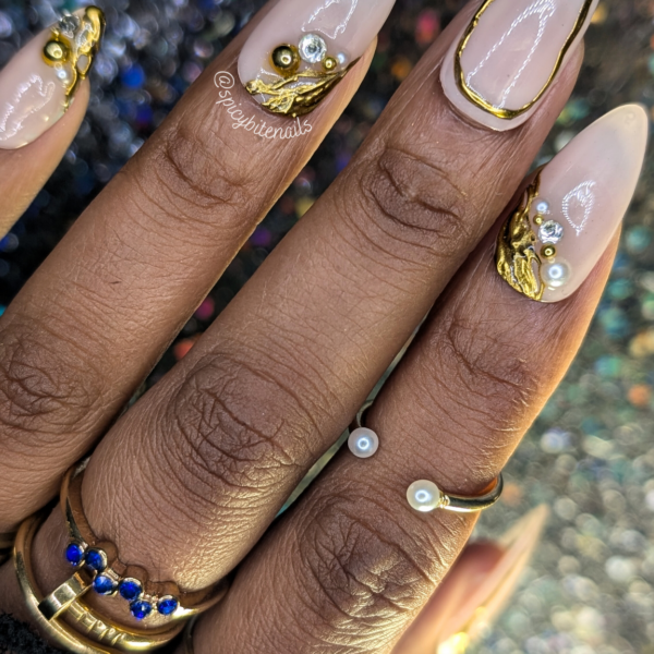 The Goddess – Classy Nude, Pearl and Gold Chrome Abstract False Press-On Nail Extensions 10pcs