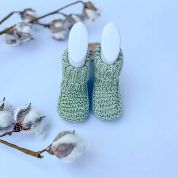 Organic cotton hand-knit baby booties