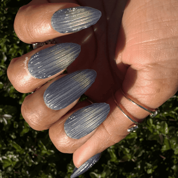 Baccarat Bleu – Blue and Gold Cat-Eye Fluted Glass Press-On Nail Extensions 10pcs
