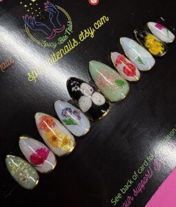 Gilded Garden - Pastel and Dried Flower Gold Chrome Lined False Press-On Nail Extensions 10pcs