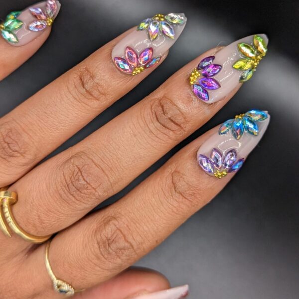 Bouquet All Day – Flower and Nude Rhinestone Press-On Nail Extensions 10pcs