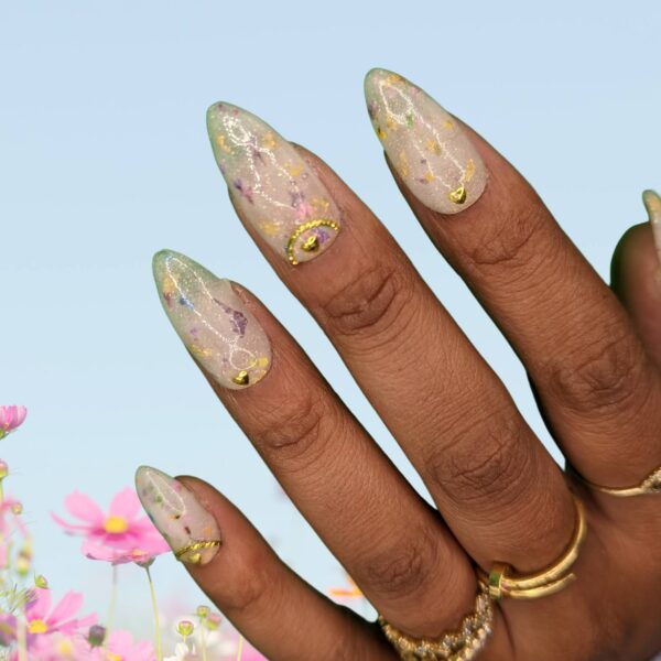 Flower and Water – Floral Milk Bath and Gold Accents Press-On Nail Extensions 10pcs