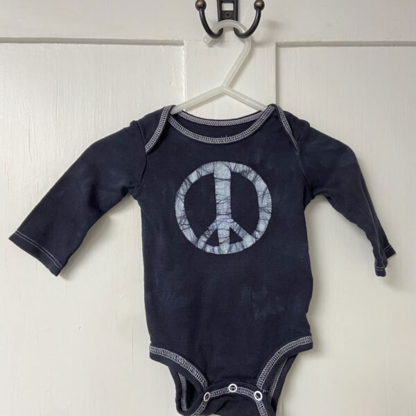 Peace Sign Baby Gift, Peace Baby Bodysuit, Peace Sign Baby Shower Gift, Peace Sign Baby Shirt, Baby Peace Bodysuit