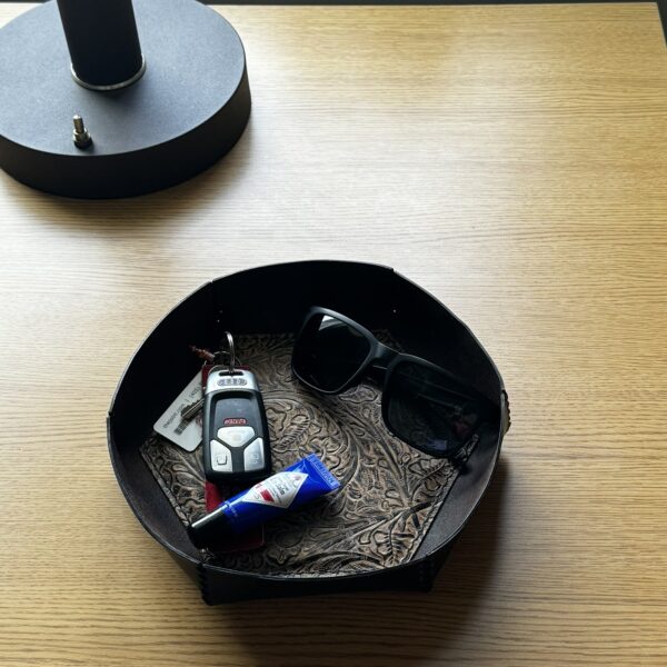Round Padded Leather Valet Tray