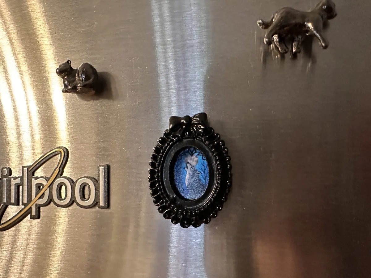 Howling Wolf Mini Framed Magnet with Original Artwork - Image 3