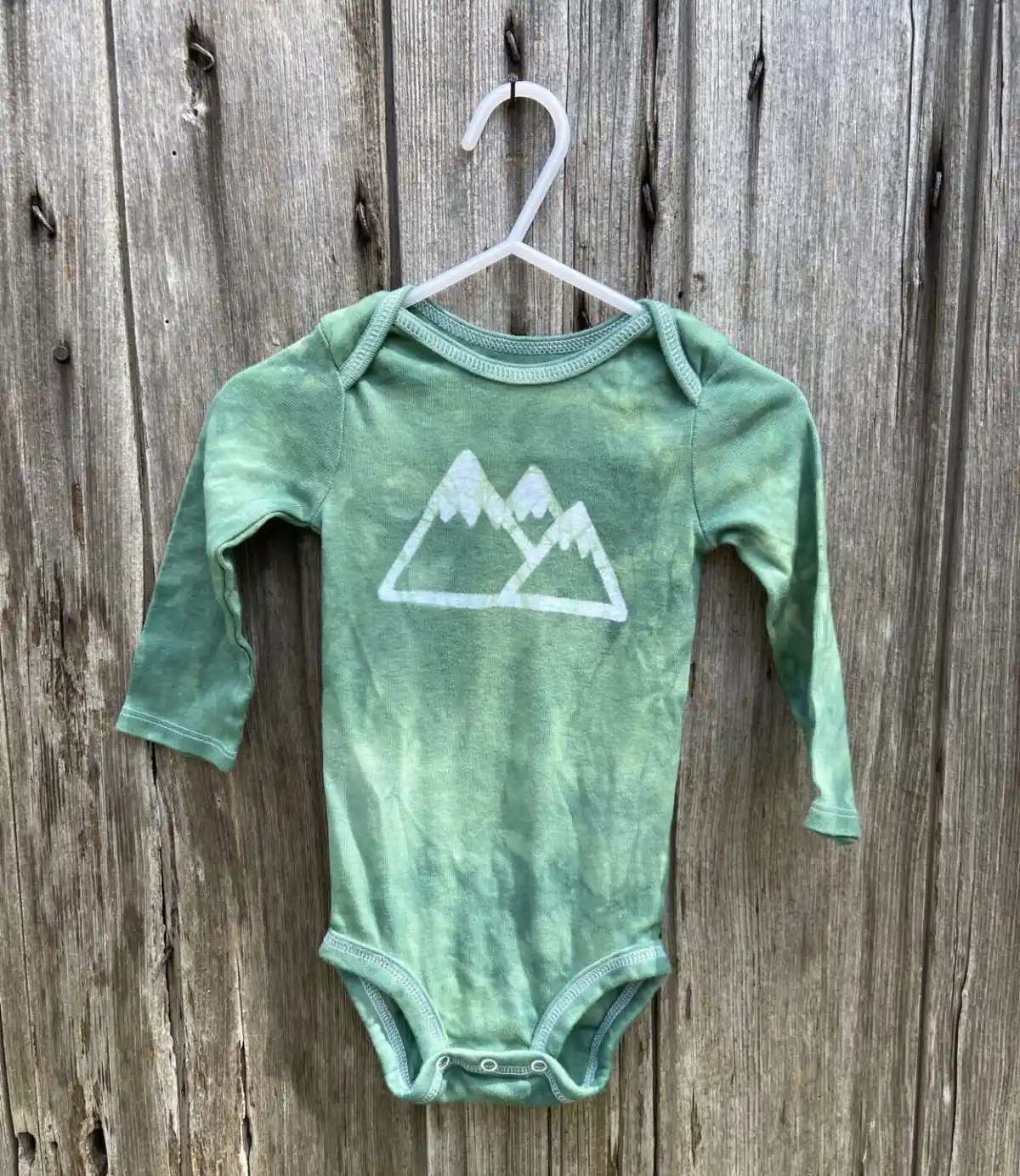 Mountain Baby Bodysuit, Mountain Baby Gift, Baby Shower Gift, Hiker Baby Bodysuit, Hiker Baby Gift
