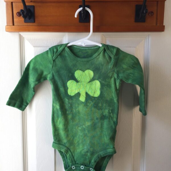 Shamrock Bodysuit, Shamrock Baby Gift, Baby Shamrock Bodysuit, Shamrock Baby Shower Gift, Irish Baby Gift, St. Patrick’s Day Baby