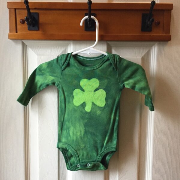 Shamrock Bodysuit, Shamrock Baby Gift, Baby Shamrock Bodysuit, Shamrock Baby Shower Gift, Irish Baby Gift, St. Patrick’s Day Baby