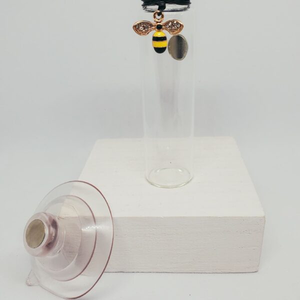 Prop Station – Bee