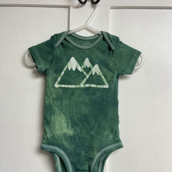 Mountain Baby Bodysuit, Mountain Baby Gift, Baby Shower Gift, Hiker Baby Bodysuit, Hiker Baby Gift (Copy)